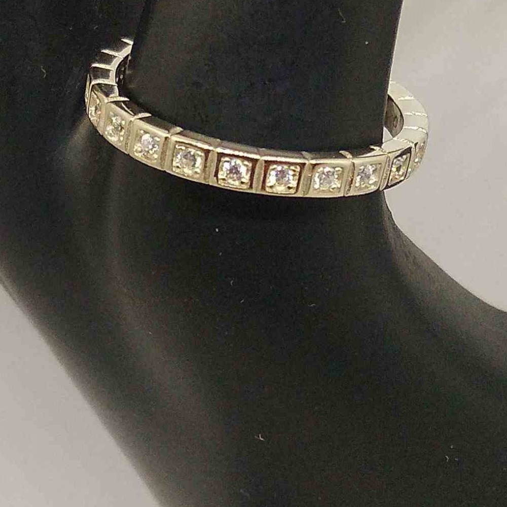 925 sterling silver  band diamond Ring for ladies
