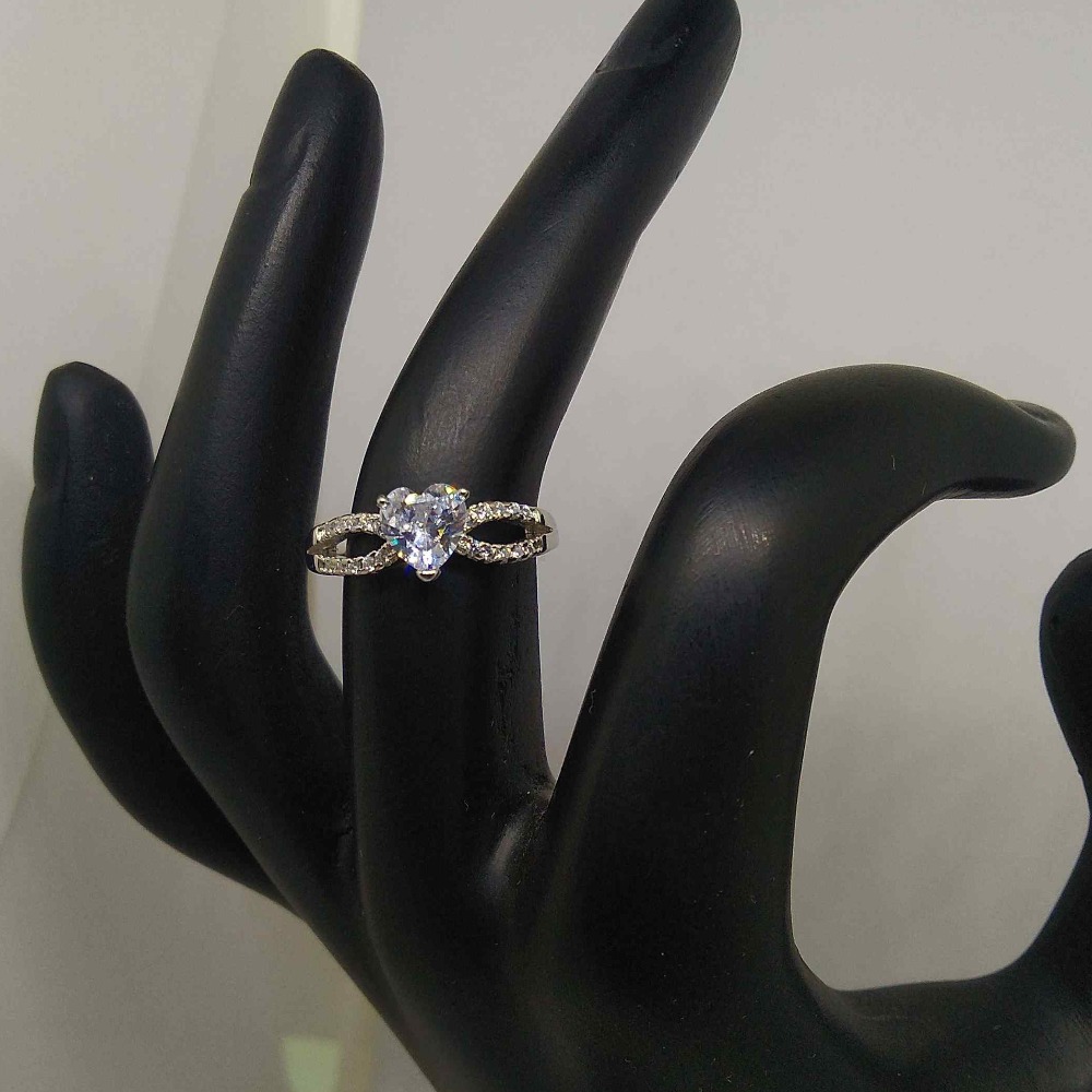 925 sterling silver heart shape diamond ring