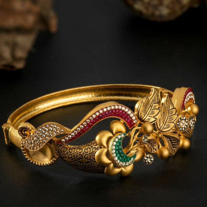 22kt/ 916 gold antique wedding bridle single bracelet for ladies