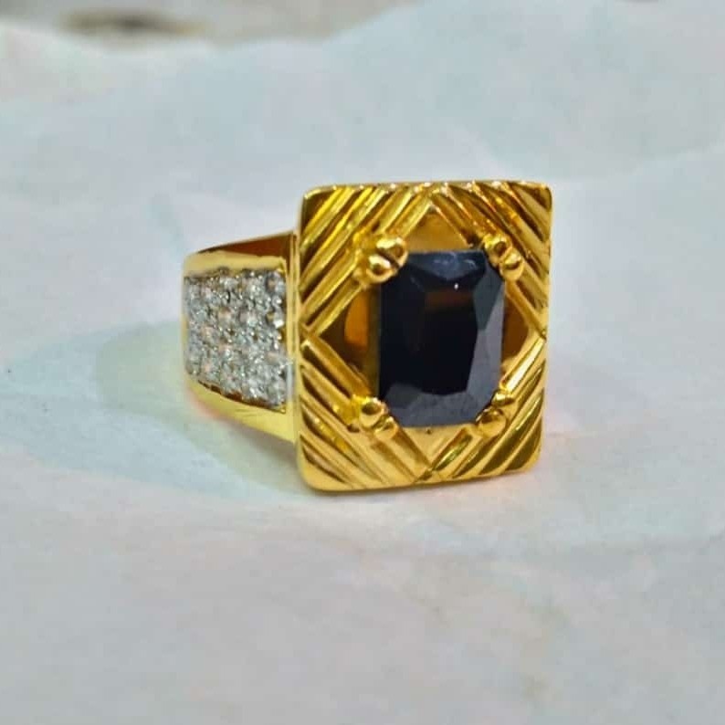 916 Gold Fancy Gent's Ring