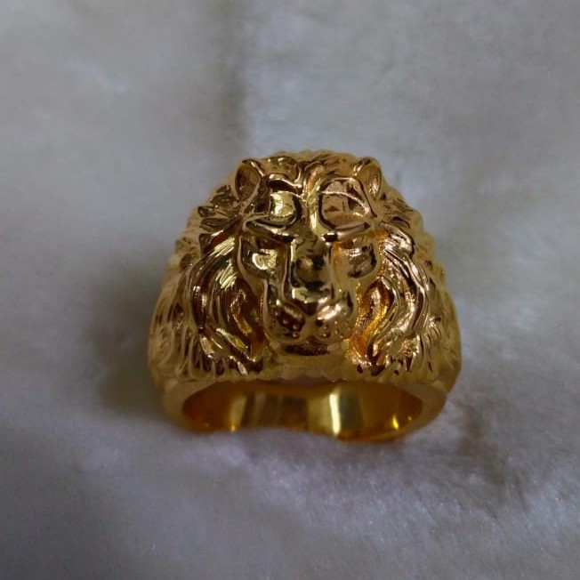 916 Gold Fancy Gent's Lion Face Ring