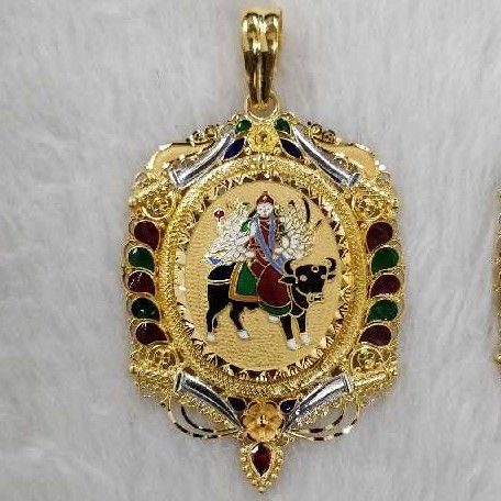 Visat ma gold pendant