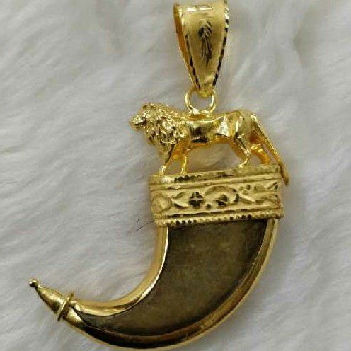 916 Gold Vagh Nakh (Artificial) Pendant
