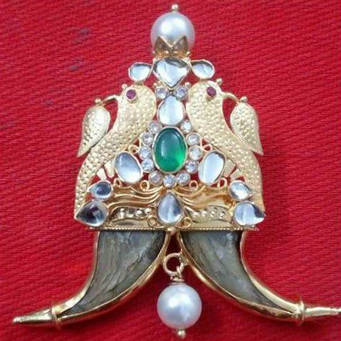 22KT Gold Artificial Vagh Nakh Pendant