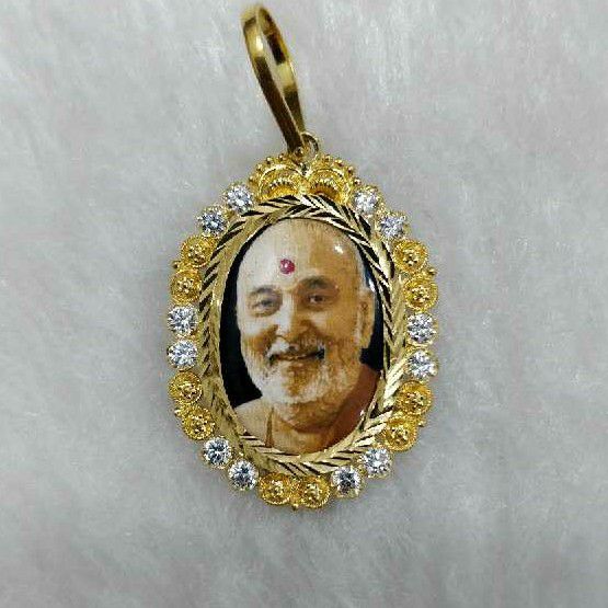 916 Gold Pramukhswami Photo Pendant