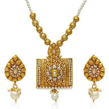 Artificial Modern Necklace Set