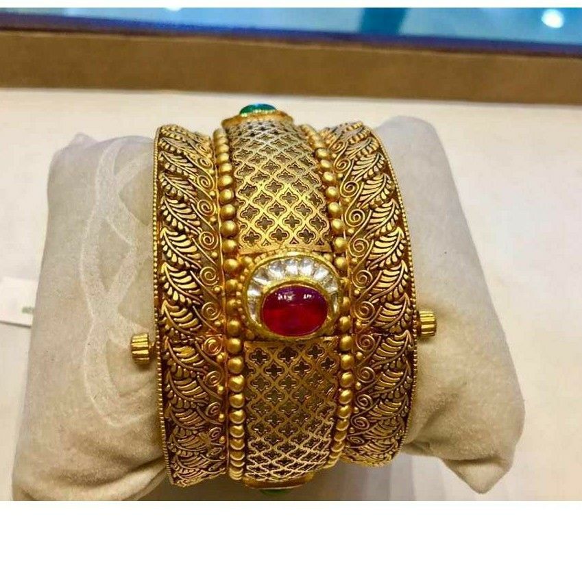 22K Gold Charming Wedding Special Bangle