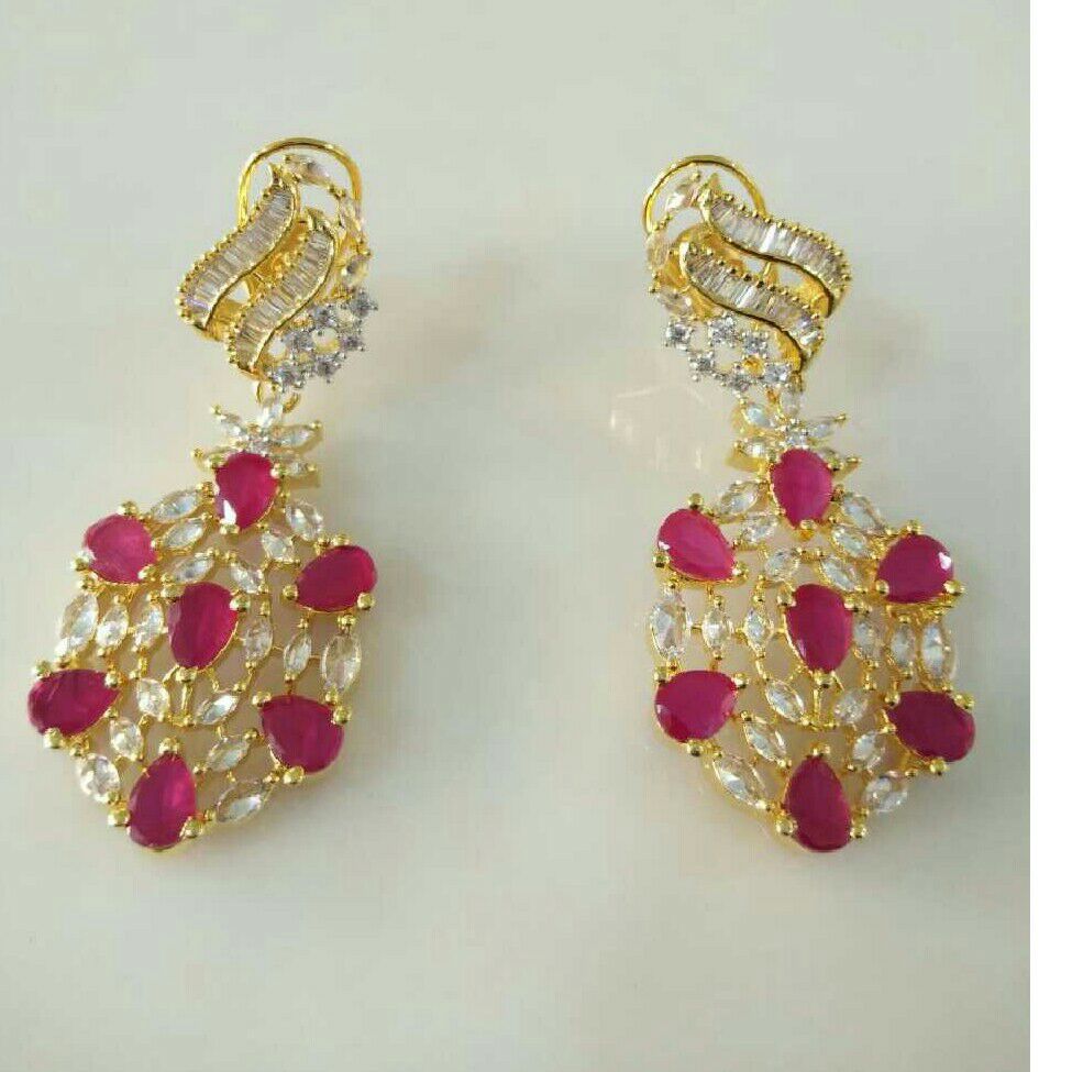 Gold Ladies Designer Earring