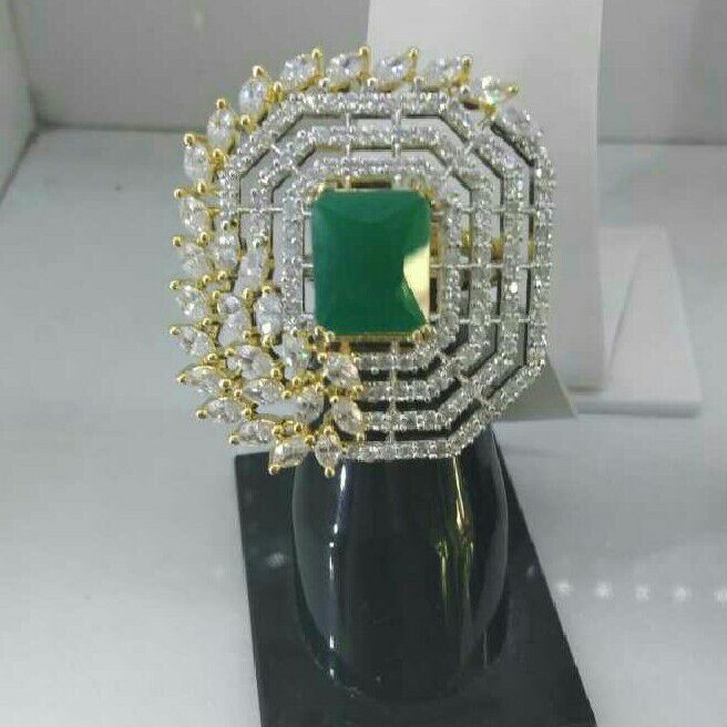 Gold Designer Ladies Diamond Ring