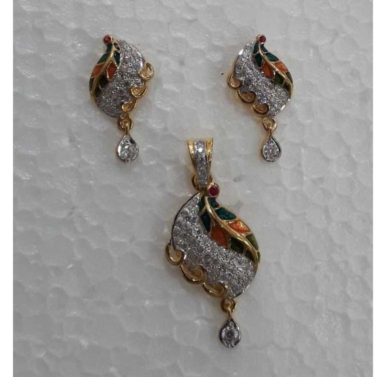 916 Gold Indian Designer Diamond Pendant Set