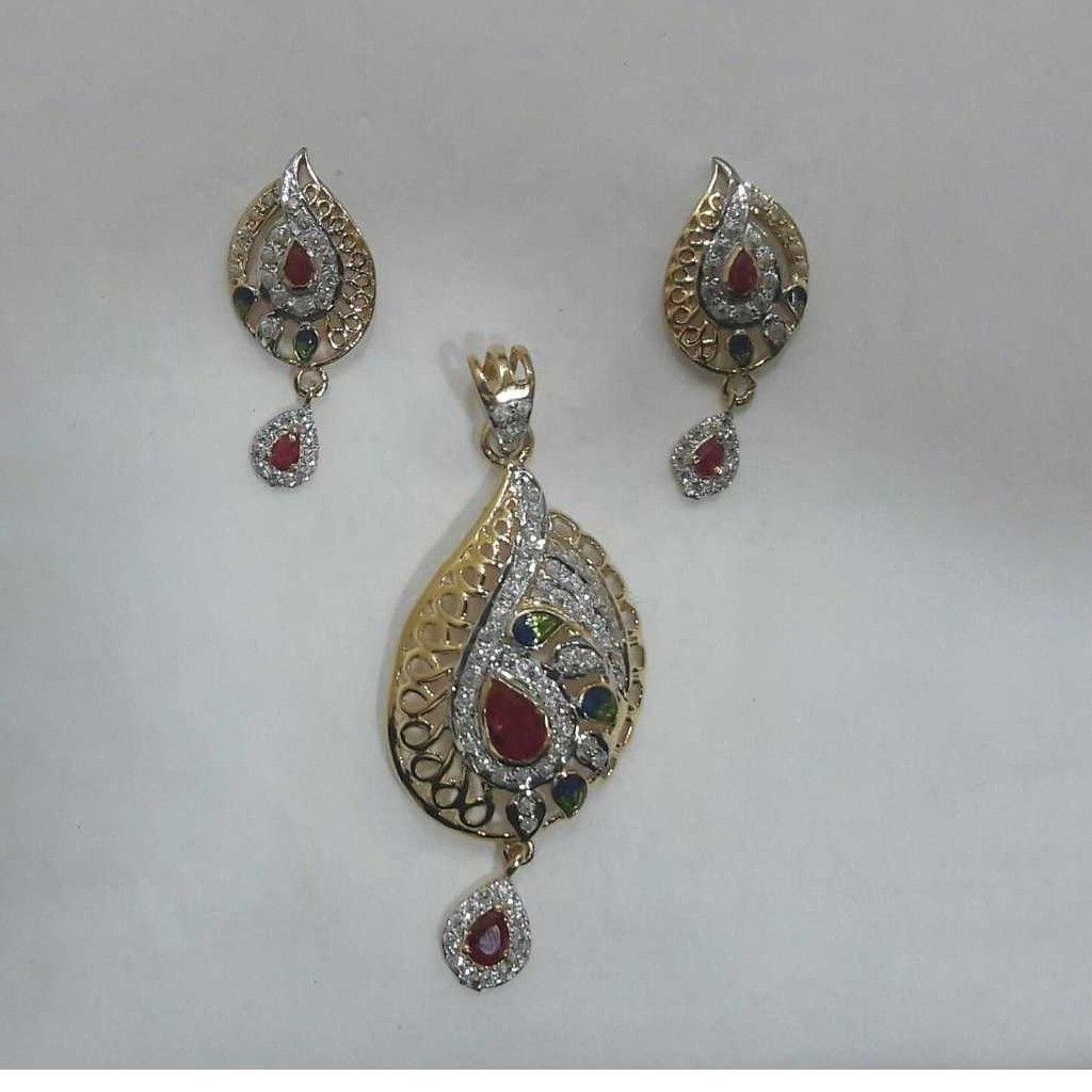 22KT Gold Indian Designer Pendant Set