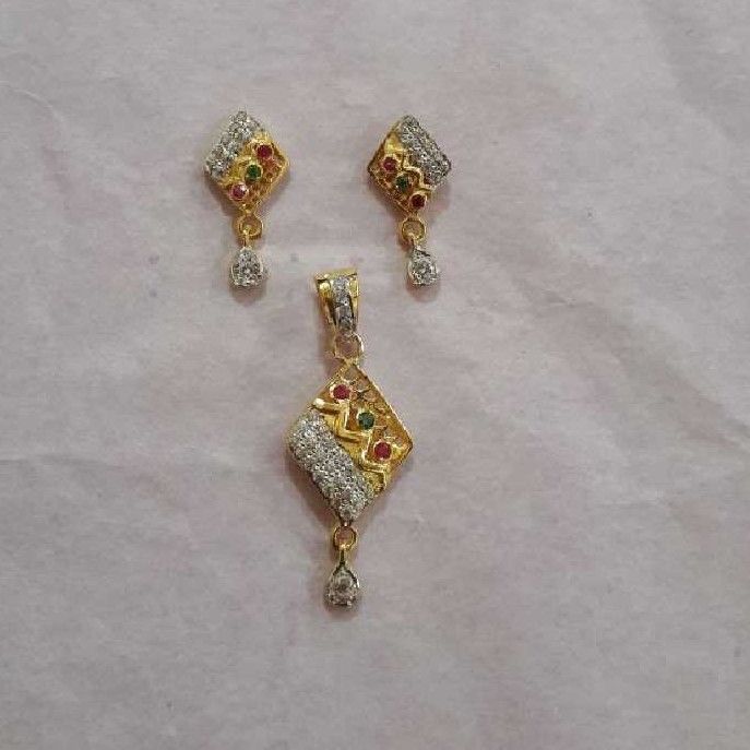 22KT Gold Ladies Indian Fancy Pendant Set