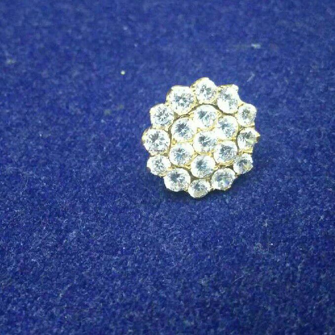 18K / 750 Gold Diamond CZ Earring