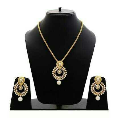 Attractive Modern Necklace Set