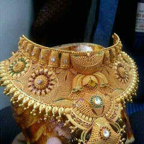Traditional Attractive Ladies Aad