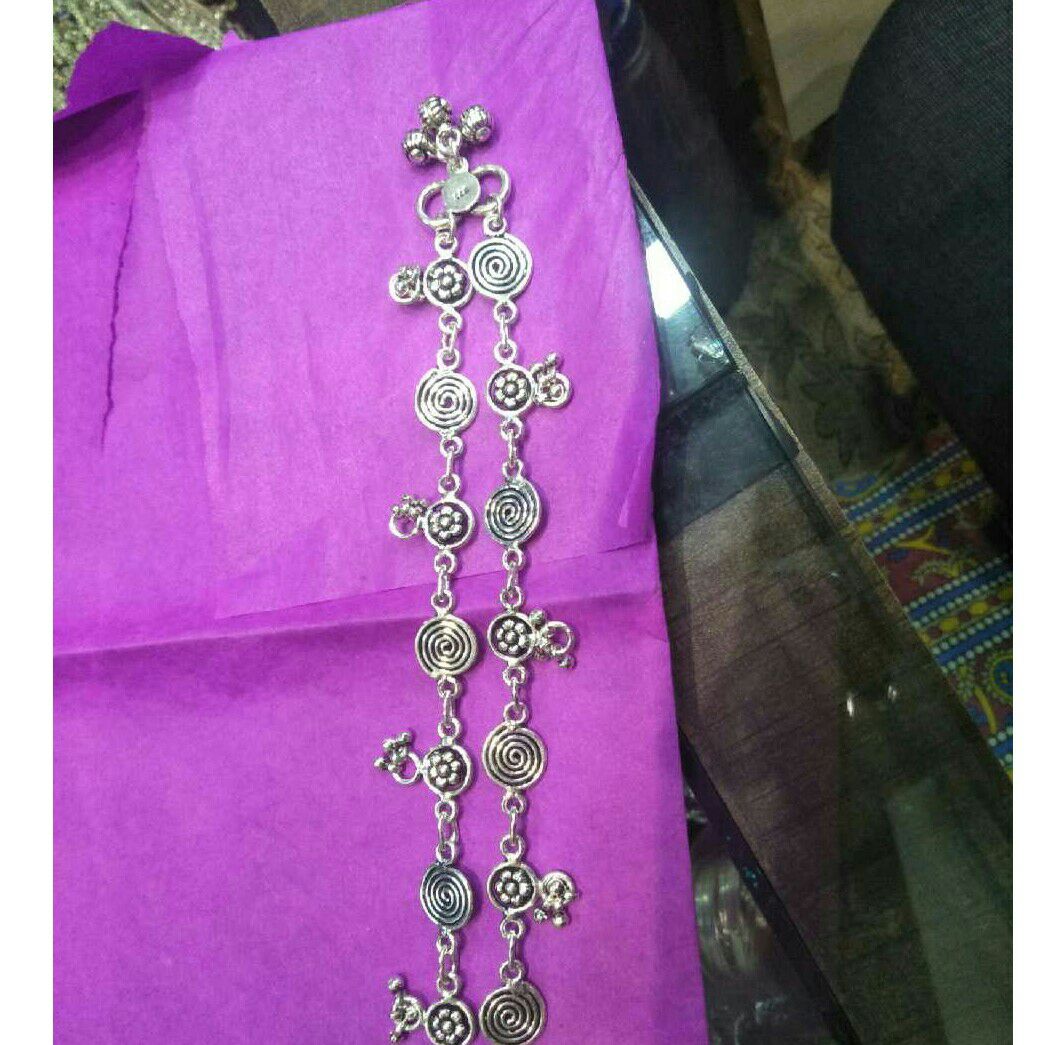 Attractive Silver Payal