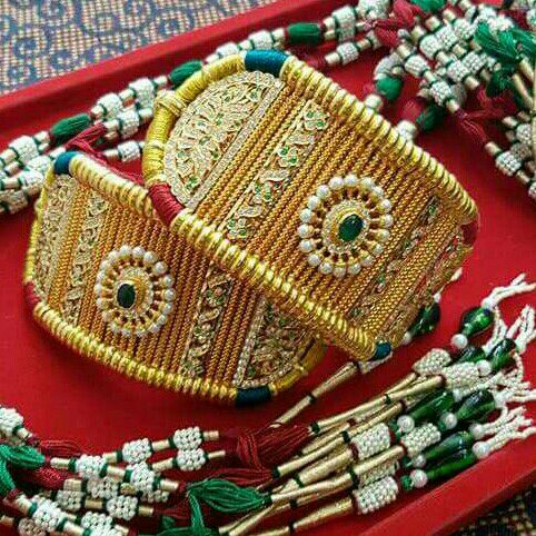 Attractive Bajuband