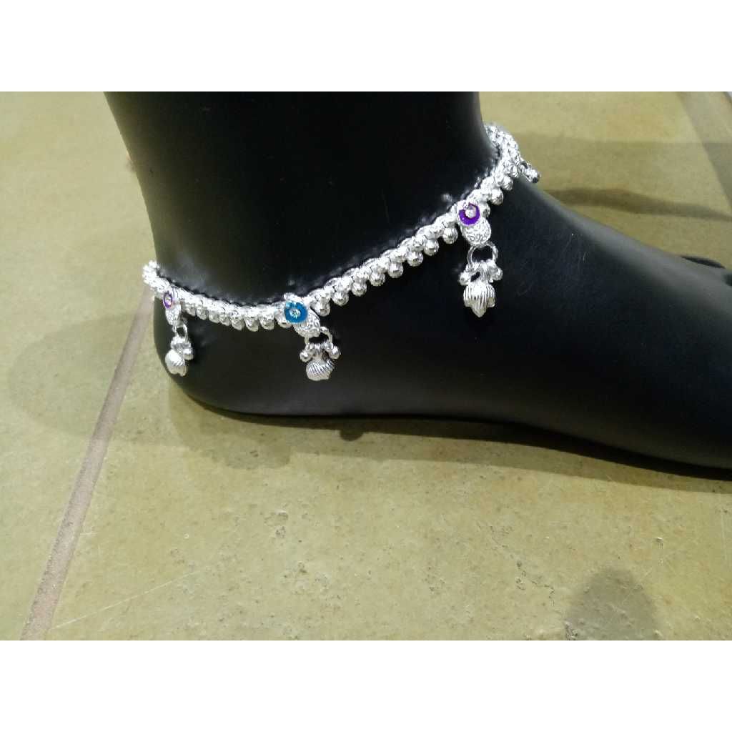 exclusive Silver D Payal