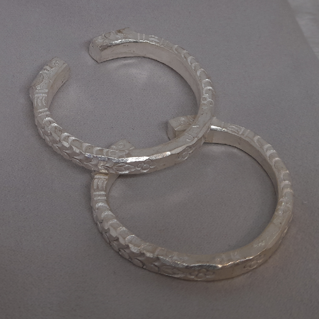 silver simple baby kada