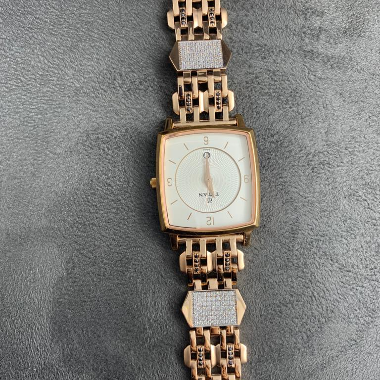 rose gold watch
