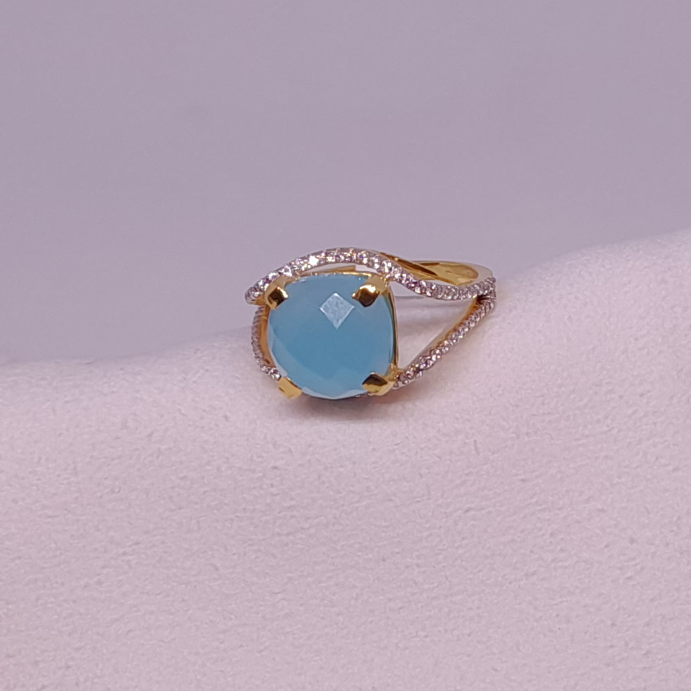 18k gold with color of sky ring