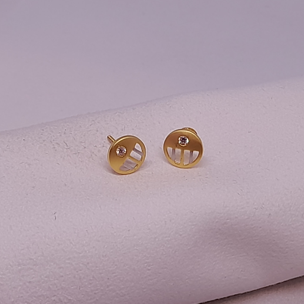 18k Gold tops Round Earrings