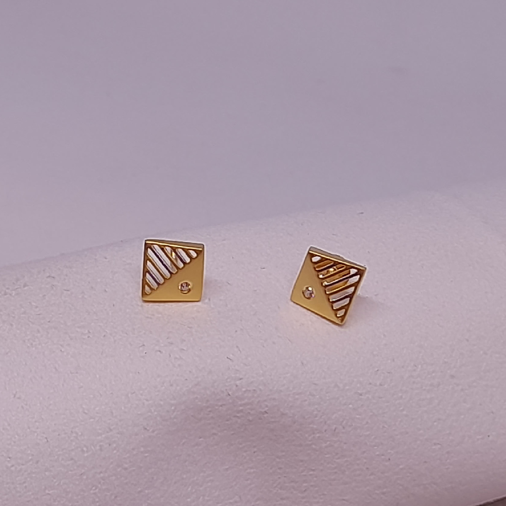 18KT Gold Square Shape Tops