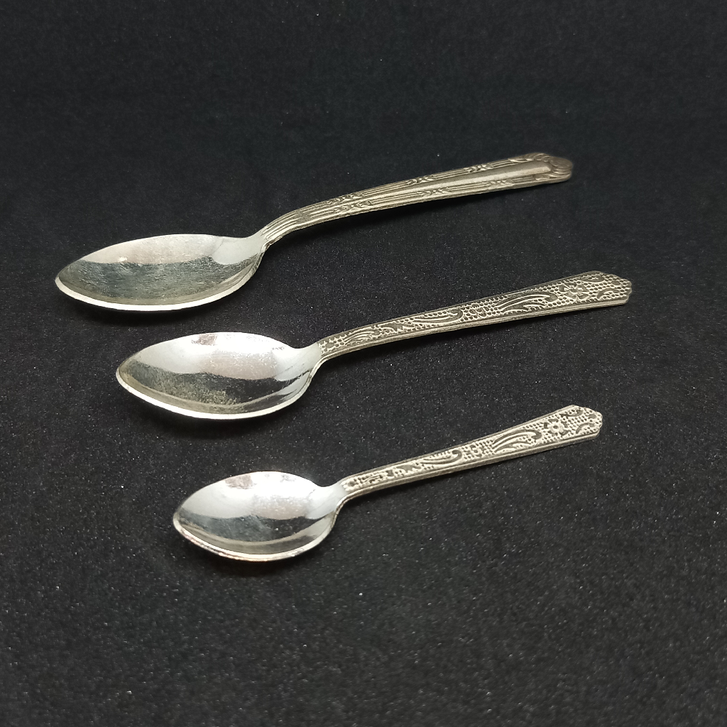 Silver chamchi