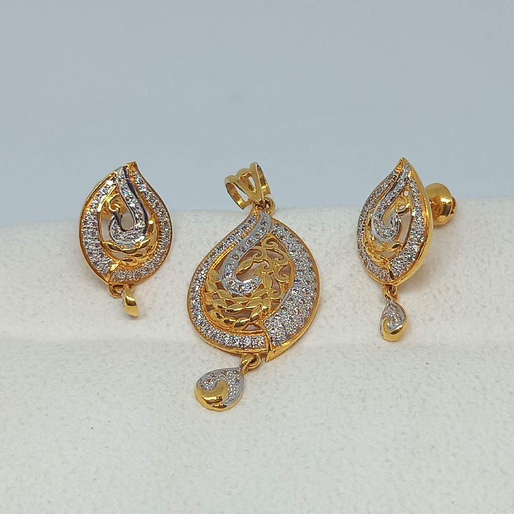 20 kt ladies pendant set