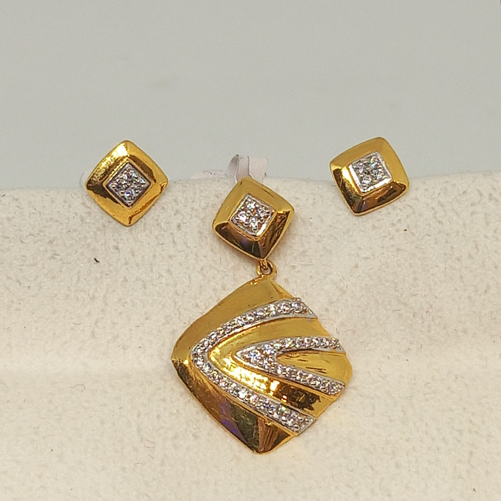 20 kt ladies pendant set