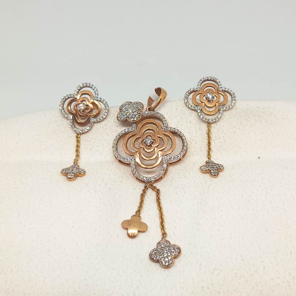 18 kt ladies pendant set
