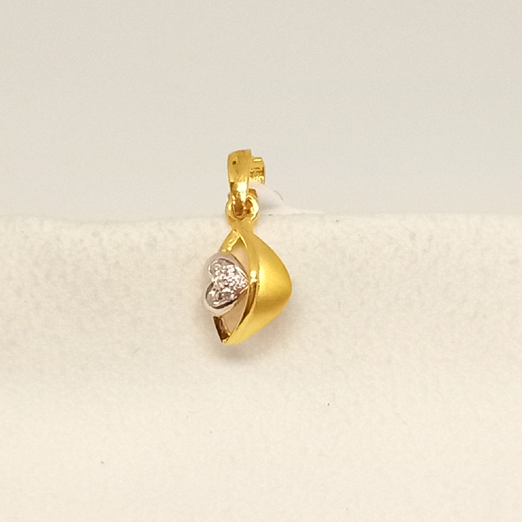 18kt pendants