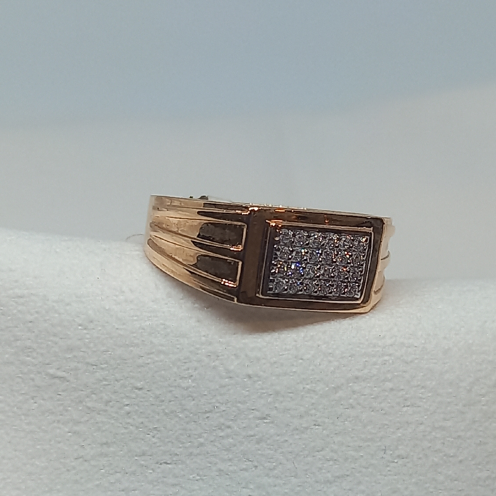 18Kt Gold Gents Ring