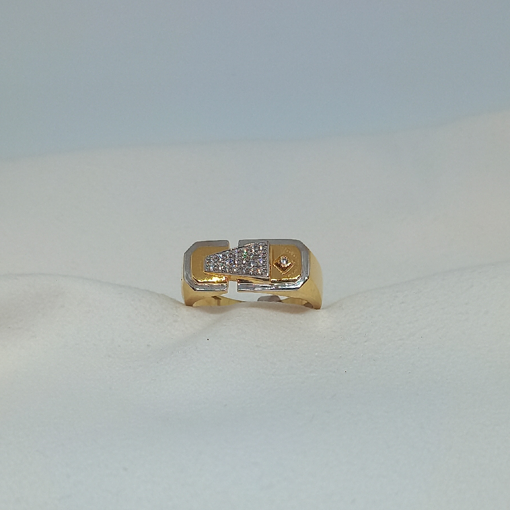 18Kt Gold Gents Ring