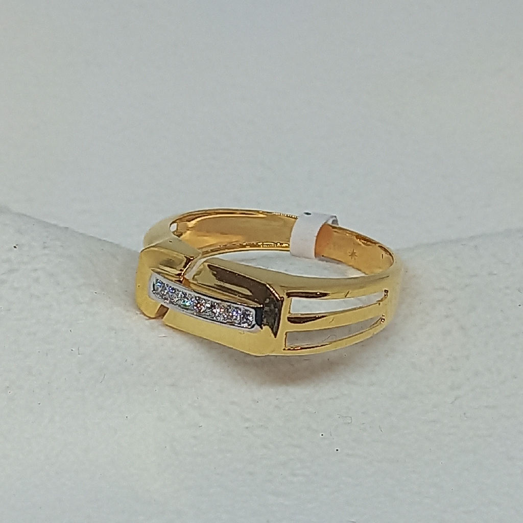 18Kt Gold Gents Ring
