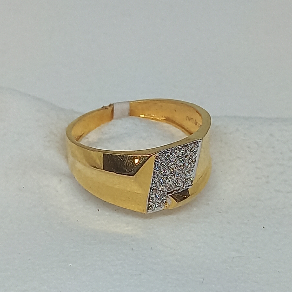 18Kt Gold Gents Ring