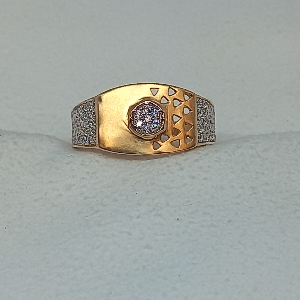 18Kt Gold Gents Ring