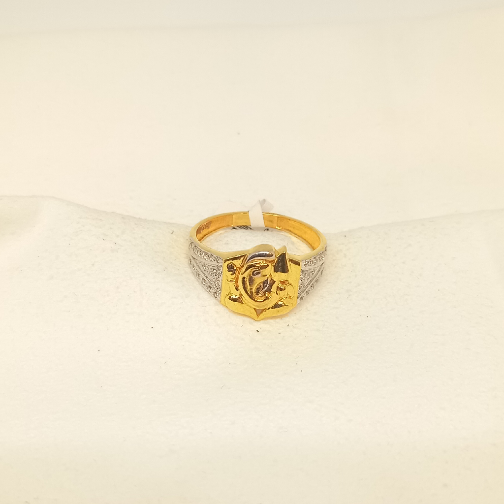 18Kt Gold Gents Ring