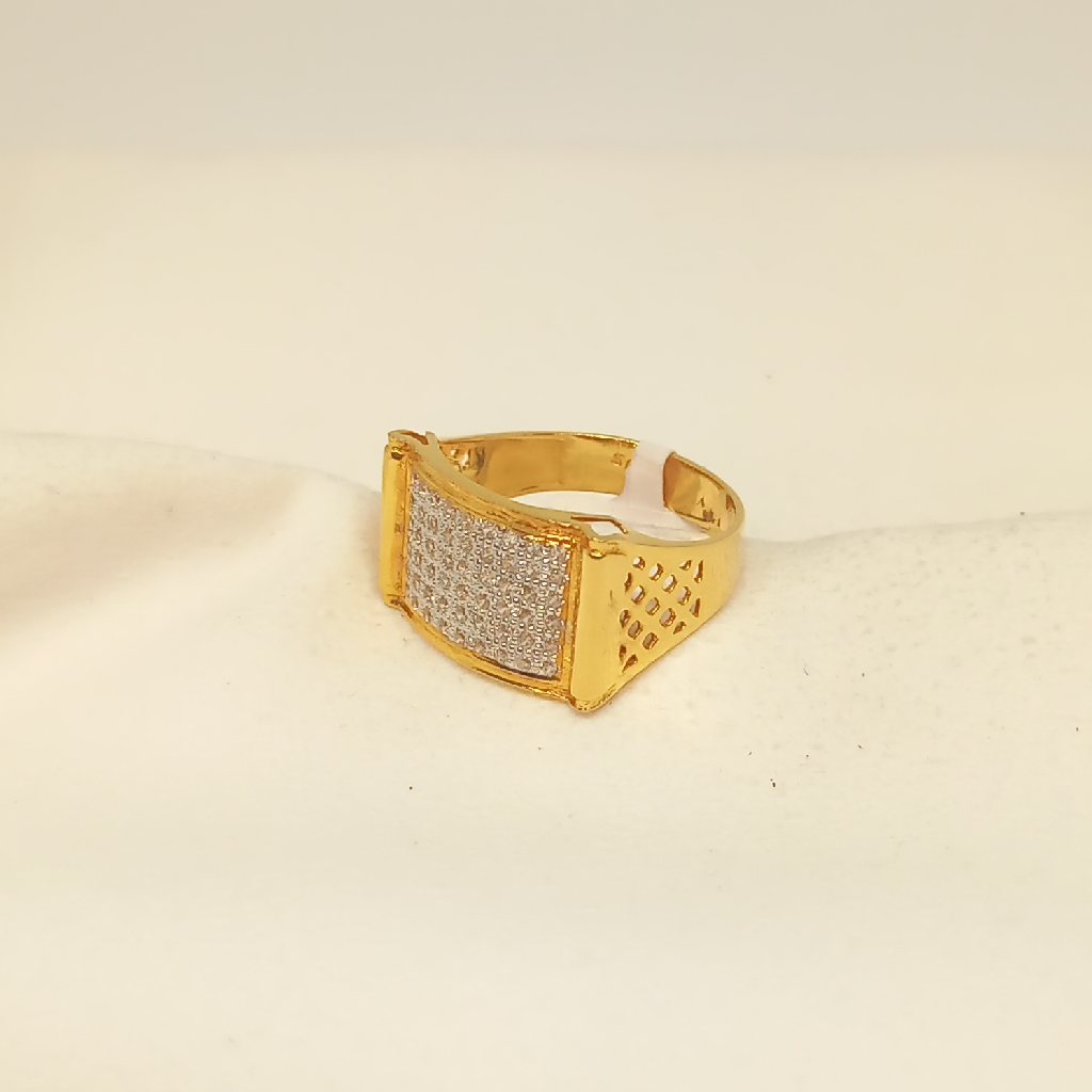 18Kt Gold Gents Ring