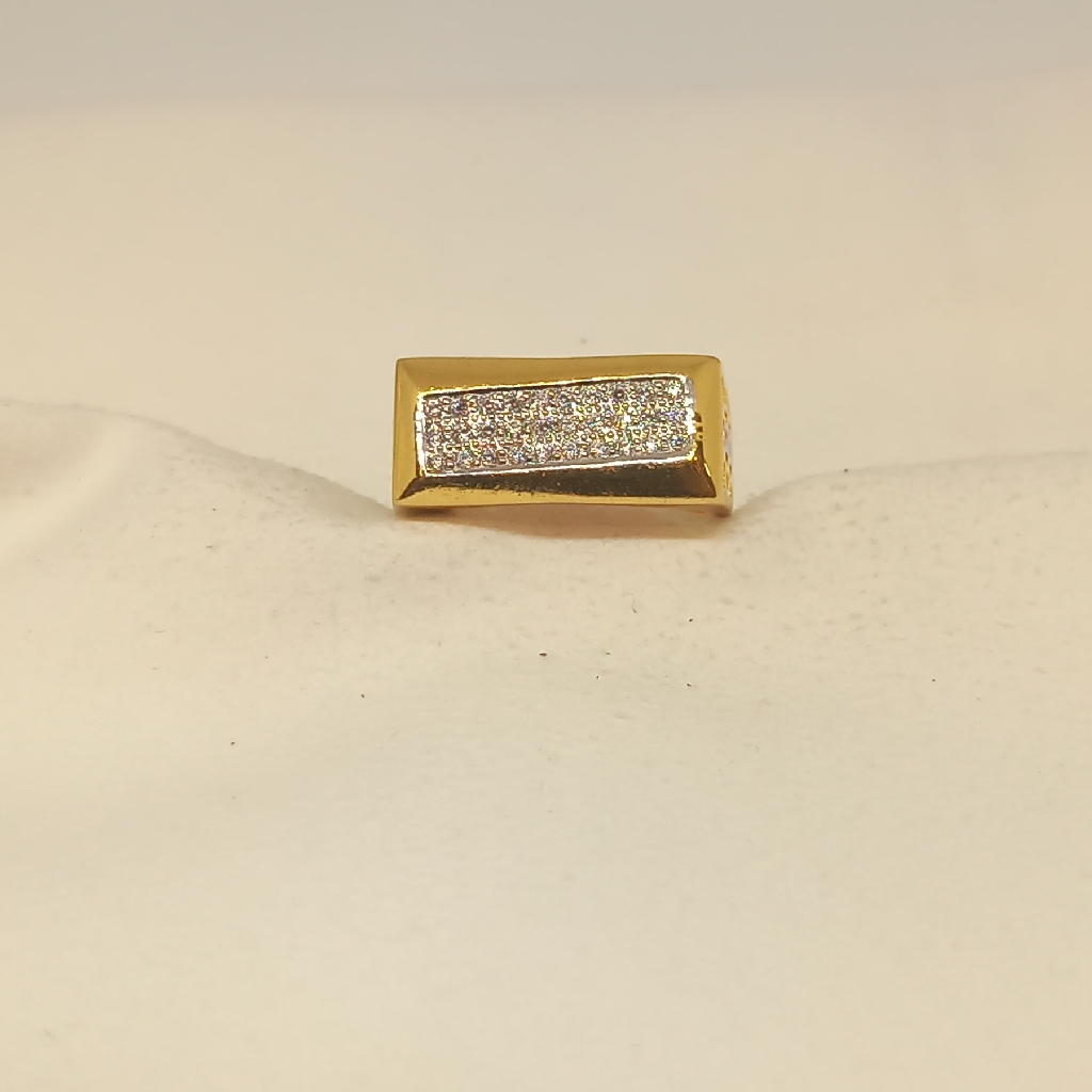 18Kt Gold Gents Ring