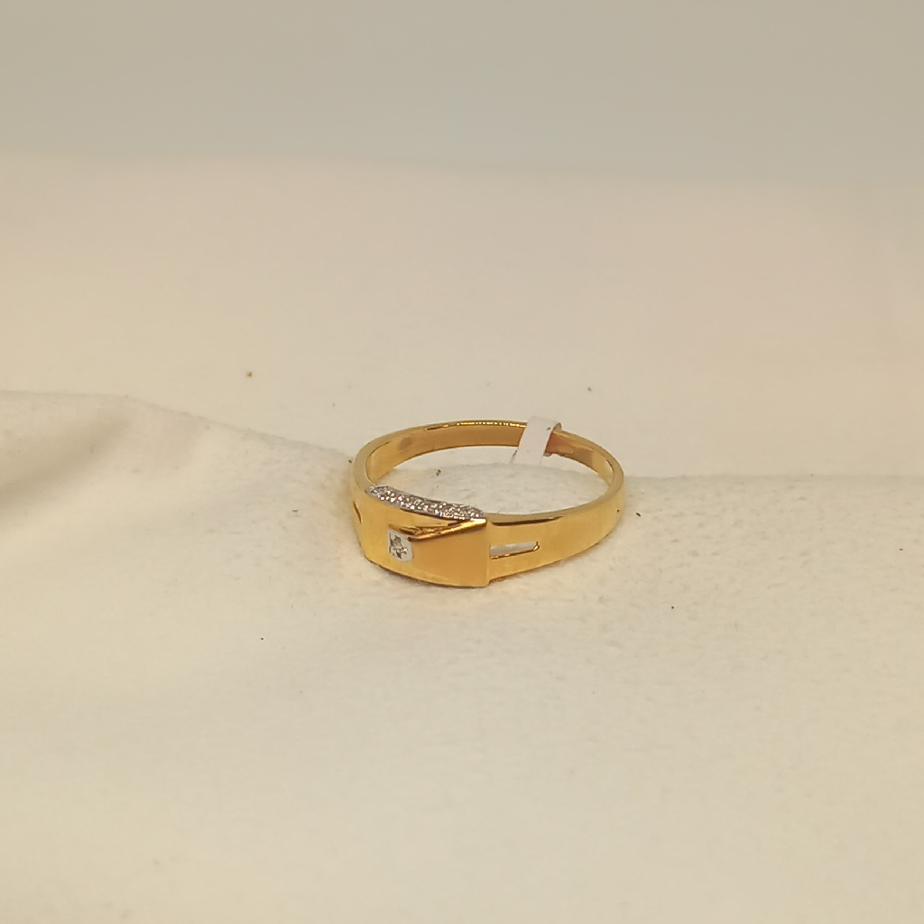 18Kt Gold Gents Ring
