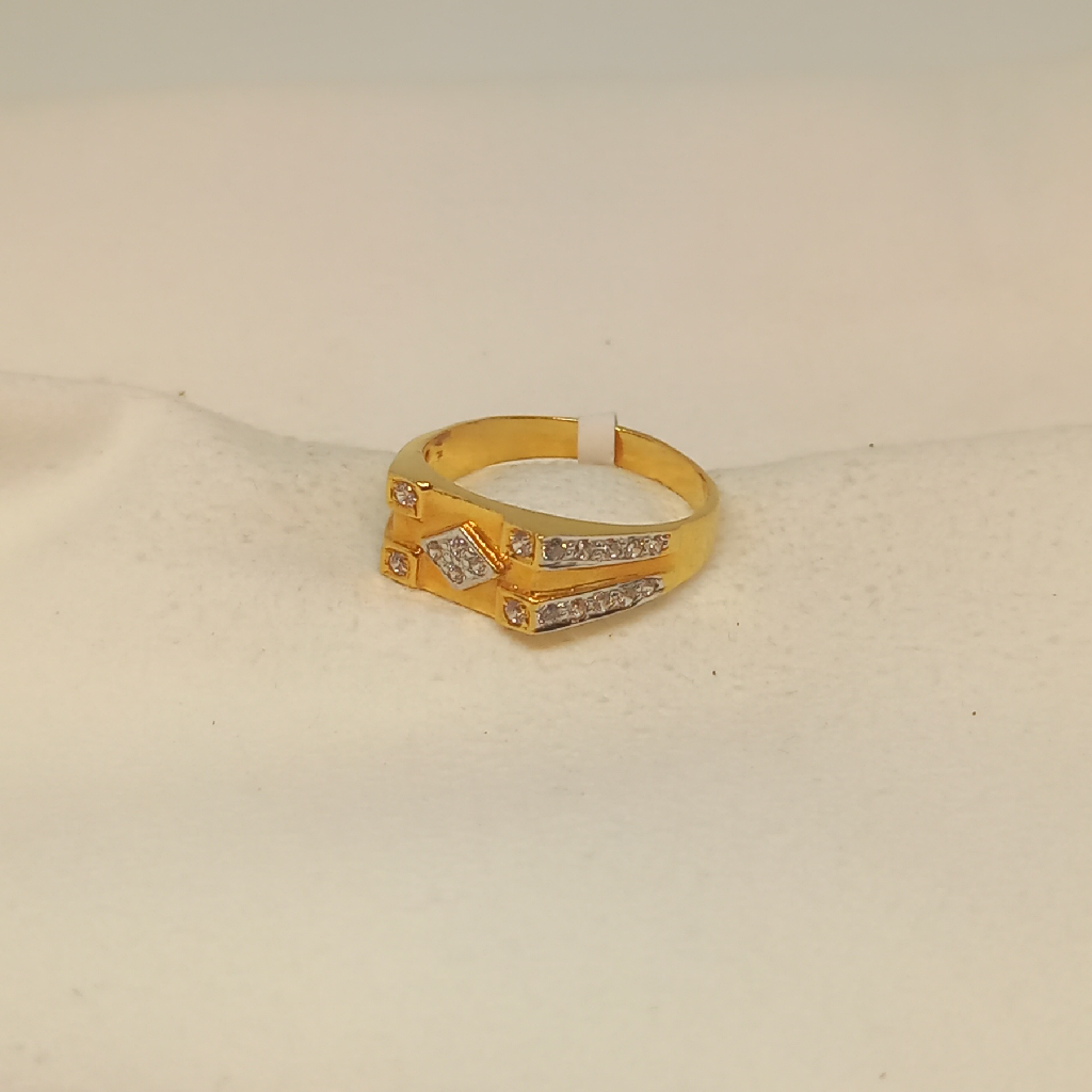 18Kt Gold Gents Ring