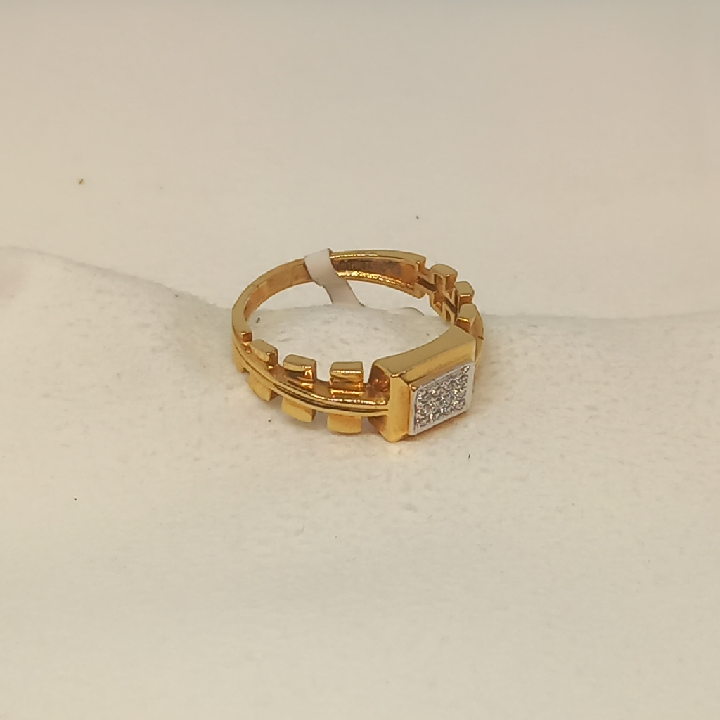 18Kt Gold Gents Ring