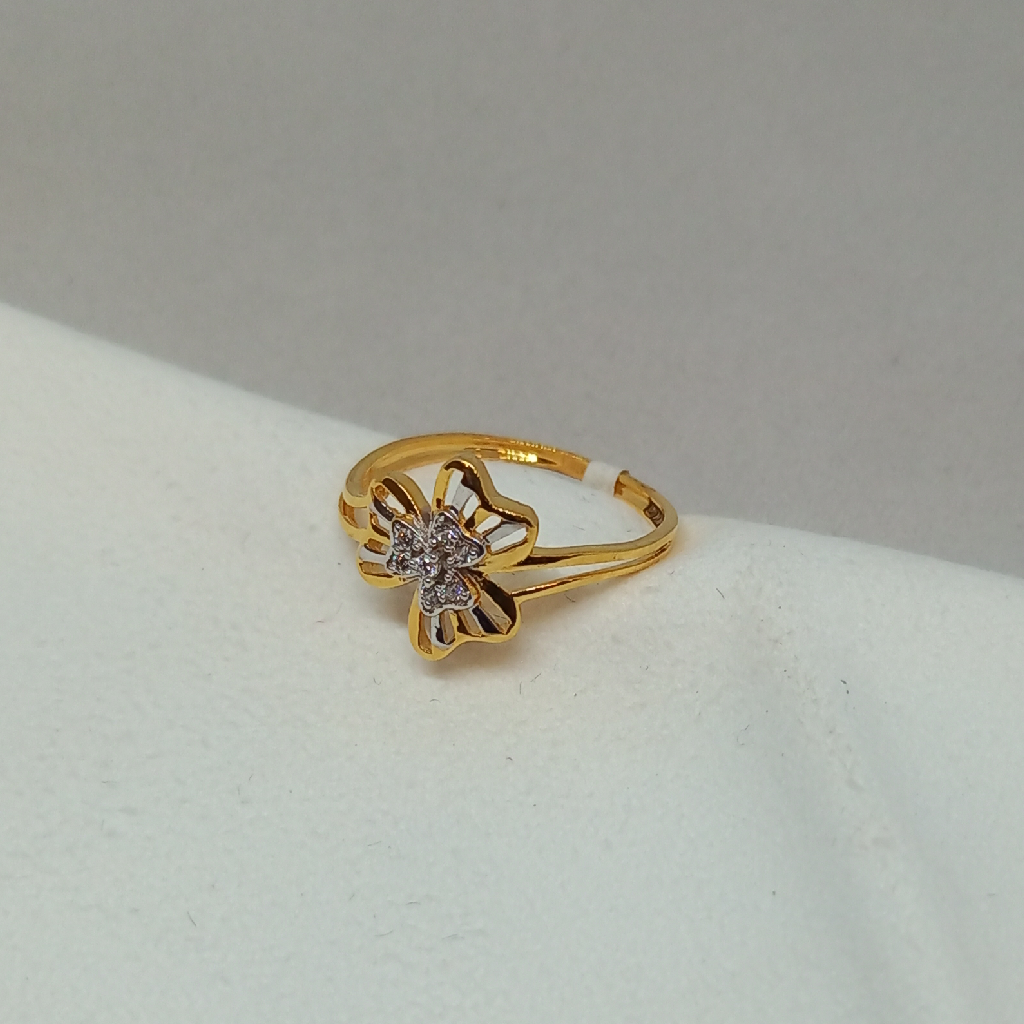 18kt ladies Ring