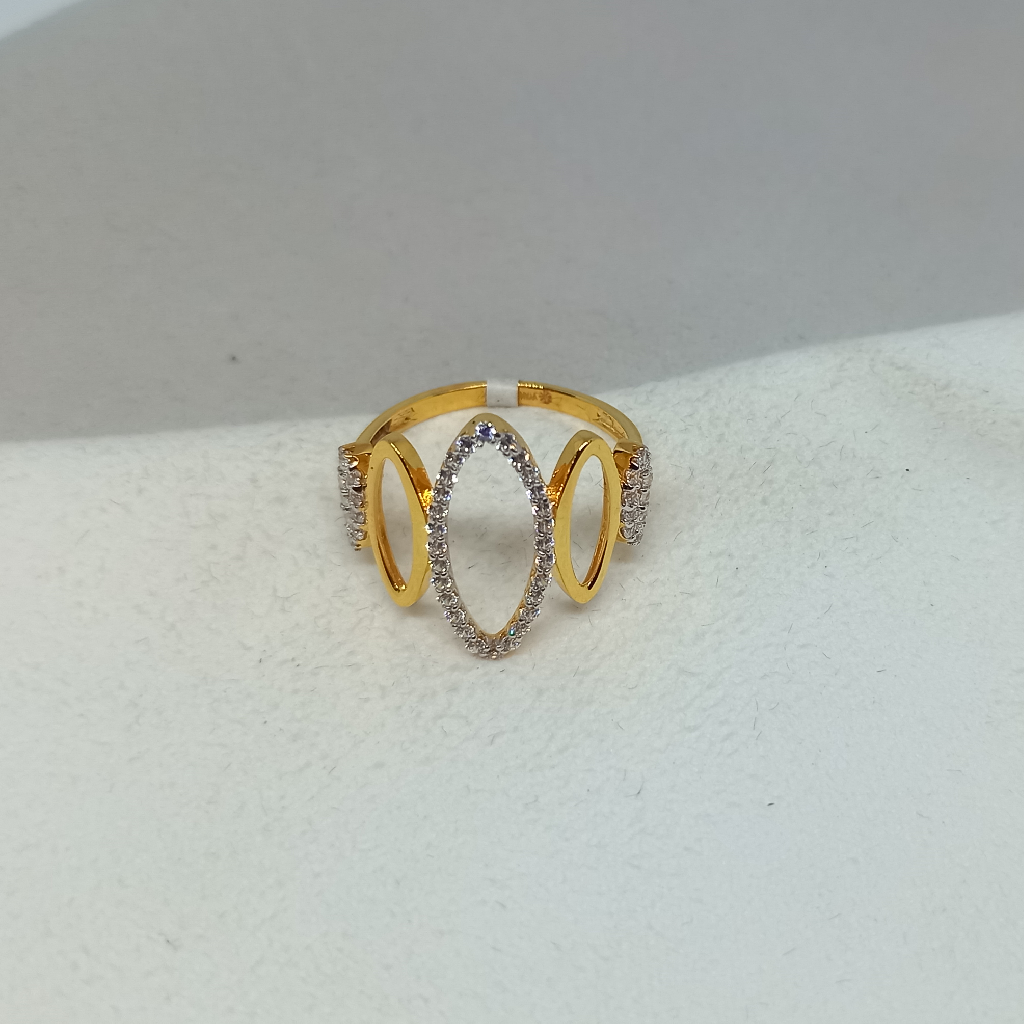 18kt ladies Ring