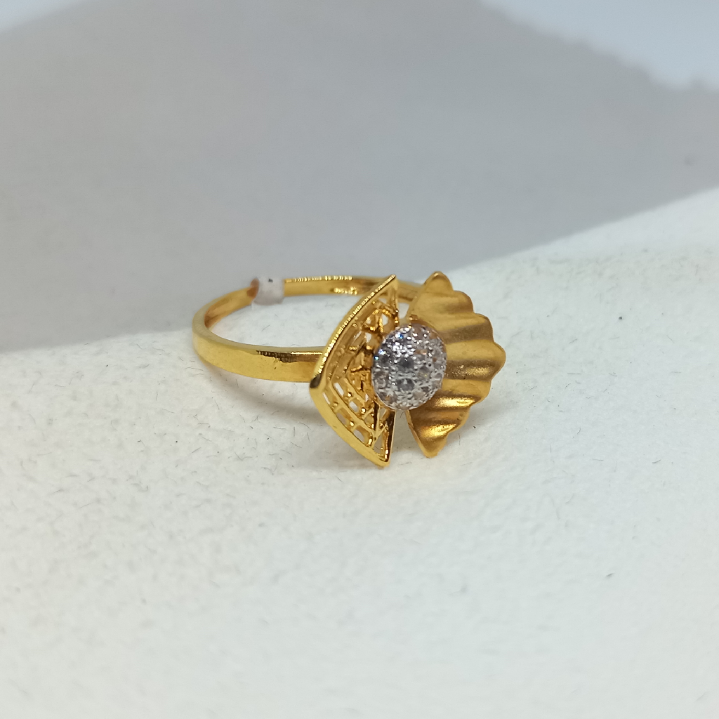 18kt ladies Ring