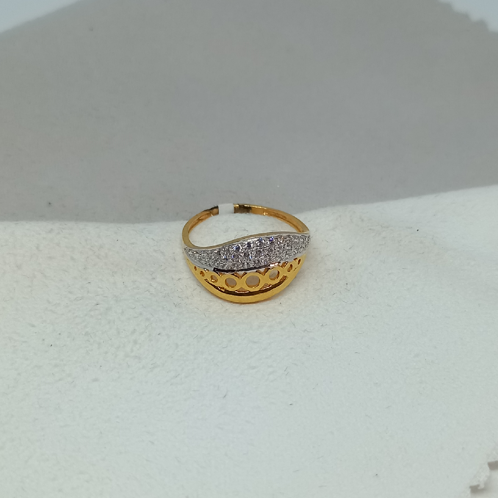 18kt ladies Ring