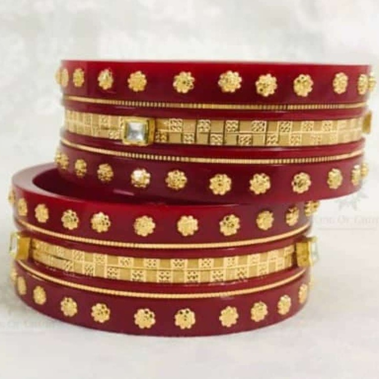 Gold Flower Design Plastic Bangle
