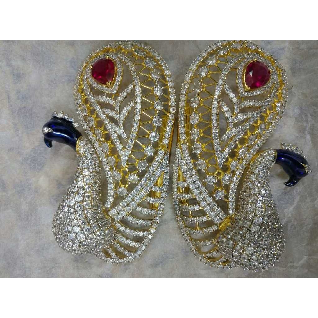 916 Gold Attractive Peacock Brooch