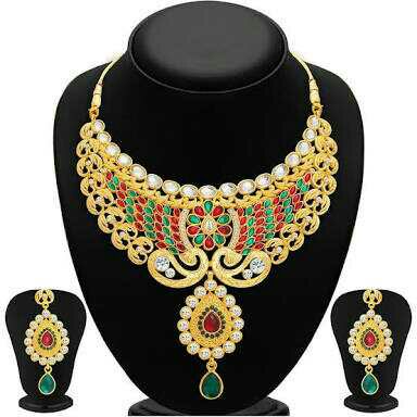 Gold Attractive Bridal Necklace Set